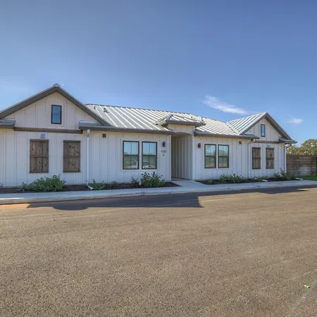 Villa Hill Country Wine Hideaway